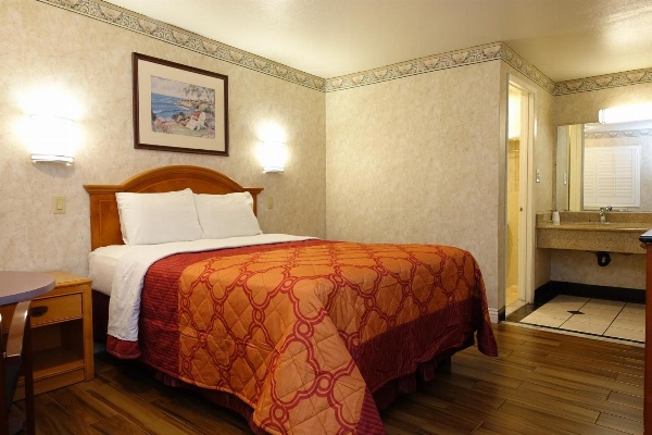 Tropic Lodge image 1