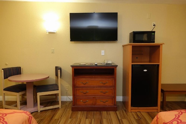 Tropic Lodge image 30