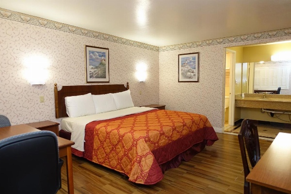 Tropic Lodge image 6